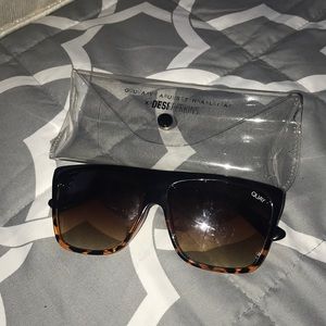 QUAY X DESI PERKINS SUNGLASSES